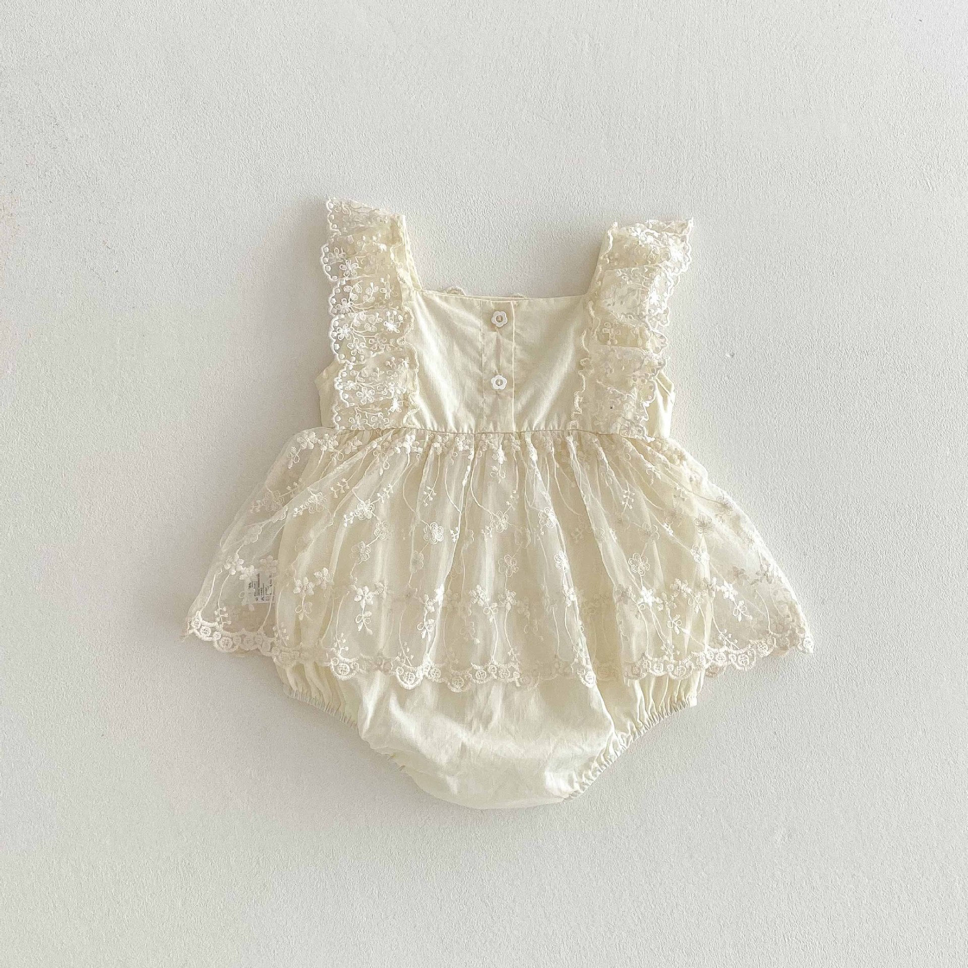 Summer Arrival Baby Girls Cute Beige Sleeveless Flowers Pattern Lace Onesies